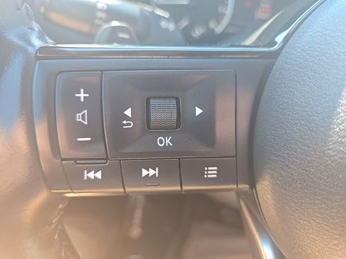 Used 2025 Nissan Pathfinder SL AWD/4WD image 14