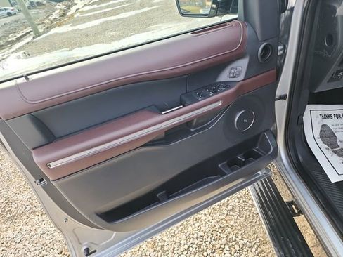 Used 2024 Ford Expedition Limited image 18