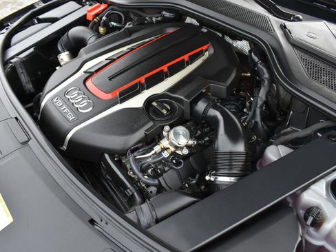 Used 2015 Audi S8 image 53