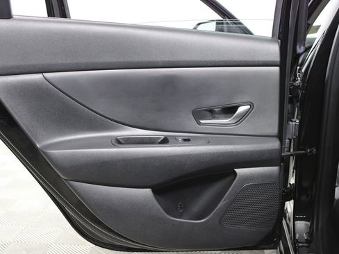 Used 2024 Hyundai Elantra Blue image 24