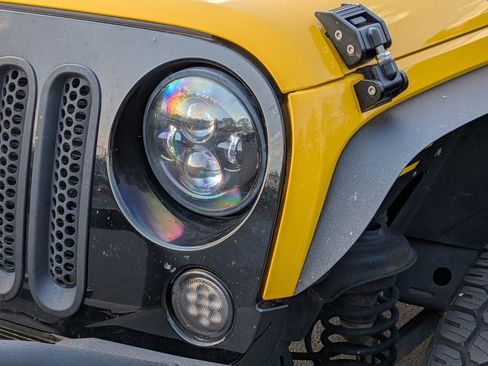 Used 2015 Jeep Wrangler Sport image 6