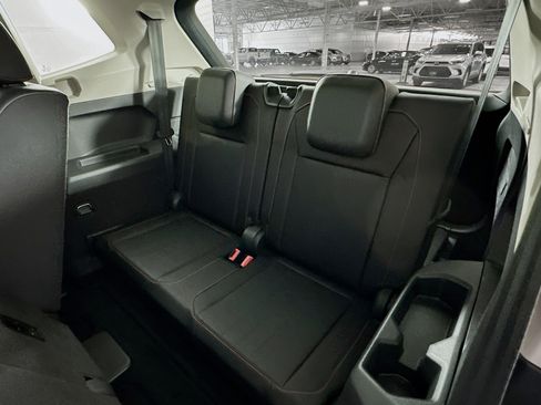 Used 2024 Volkswagen Tiguan Wolfsburg Edition image 28