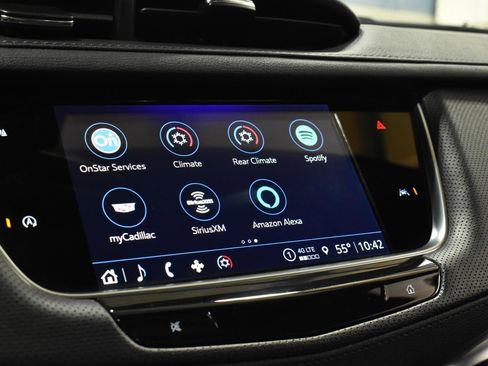 Certified 2024 Cadillac XT6 Luxury w/ LPO, Floor Liner Package image 15