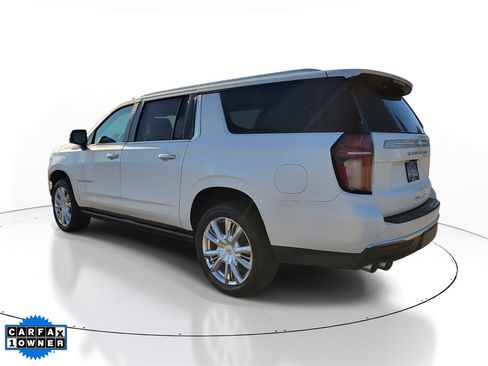 Used 2021 Chevrolet Suburban High Country image 3