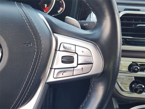 Used 2019 BMW 750i xDrive w/ Executive Package image 29