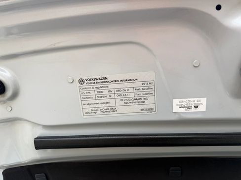 Used 2018 Volkswagen Tiguan SE AWD/4WD image 27