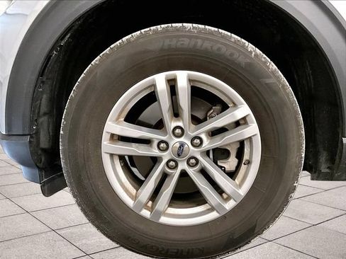 Certified 2023 Ford Explorer XLT w/ Equipment Group 202A AWD/4WD image 8