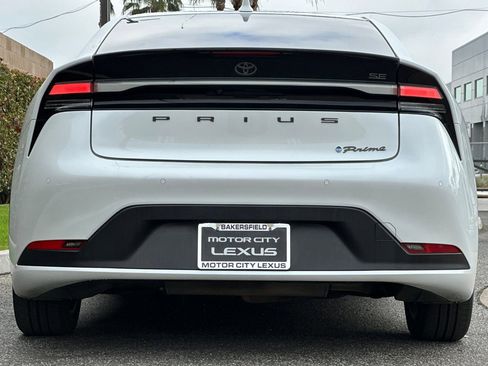 Used 2024 Toyota Prius Prime SE image 5