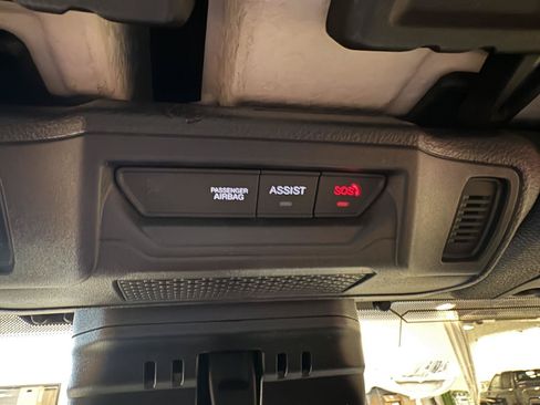 Used 2025 Jeep Wrangler Unlimited Rubicon AWD/4WD image 30