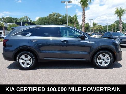 Certified 2024 Kia Sorento LX FWD image 4