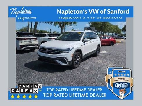 Used 2022 Volkswagen Tiguan SE w/ Panoramic Sunroof Package FWD image 1