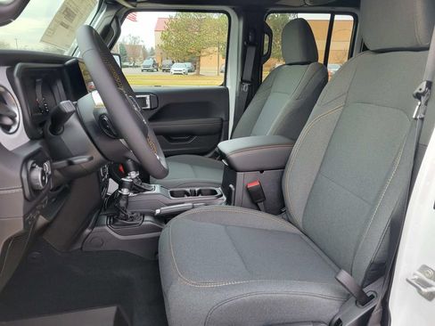 New 2025 Jeep Wrangler Unlimited Sahara w/ Safety Group AWD/4WD image 9