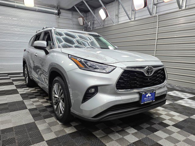 Used 2021 Toyota Highlander Limited AWD/4WD image 5