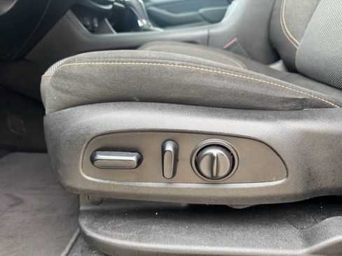 Used 2018 Chevrolet Traverse LT image 25