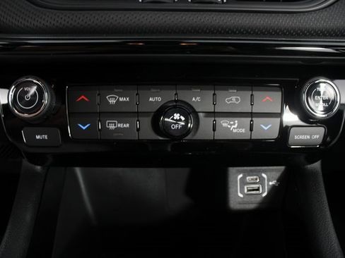 New 2026 Jeep Compass Limited w/ Limited Altitude Pack image 5