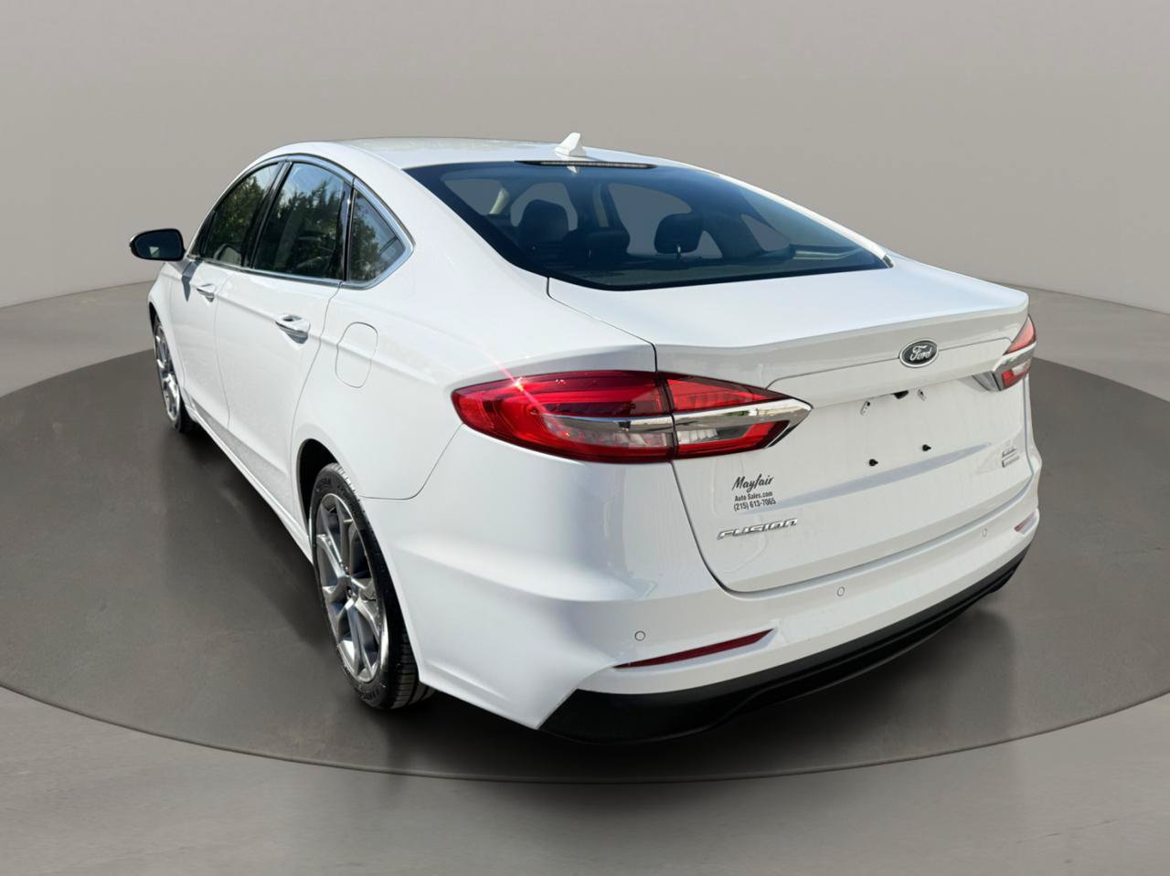 Used 2019 Ford Fusion SEL FWD image 4