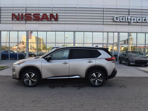 Used 2023 Nissan Rogue SL w/ SL Premium Package image 3