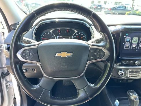 Used 2019 Chevrolet Traverse LT FWD image 29