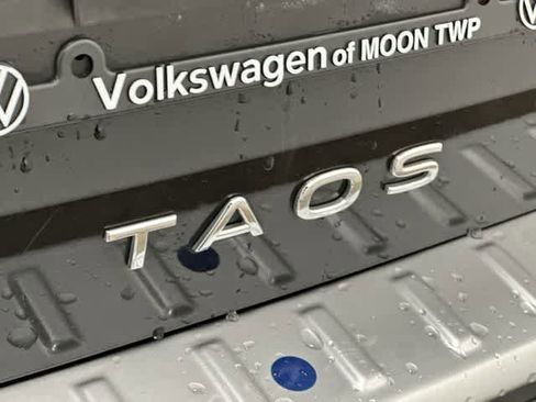 Certified 2023 Volkswagen Taos SE w/ Panoramic Sunroof Package image 28