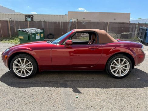 Used 2006 MAZDA MX-5 Miata Grand Touring w/ Premium Pkg RWD image 22