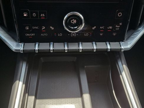Used 2025 GMC Acadia Elevation FWD image 34