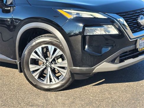 Used 2023 Nissan Rogue SV image 9