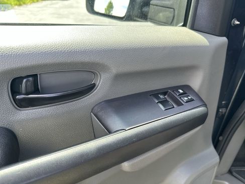 Used 2019 Nissan NV 3500 SL w/ Navigation Package RWD image 13