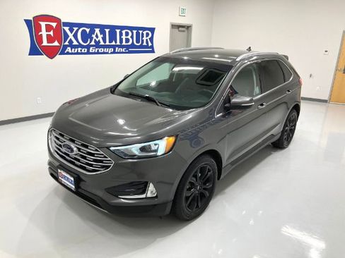 Used 2019 Ford Edge Titanium FWD image 12