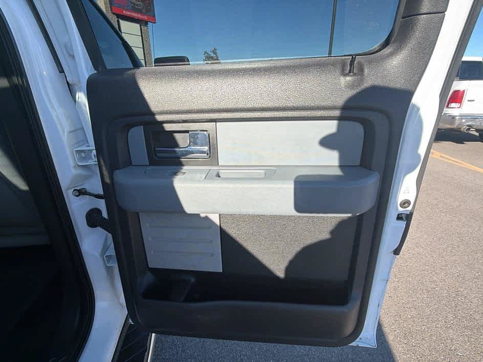 Used 2014 Ford F150 XLT w/ Equipment Group 302A Luxury AWD/4WD image 24