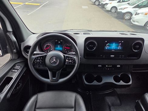 Used 2024 Mercedes-Benz Sprinter 2500 image 13