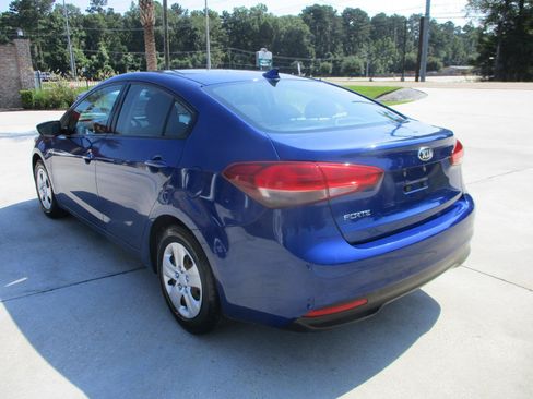 Used 2017 Kia Forte LX FWD image 23