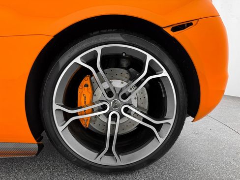 Used 2013 McLaren MP4-12C Coupe image 31