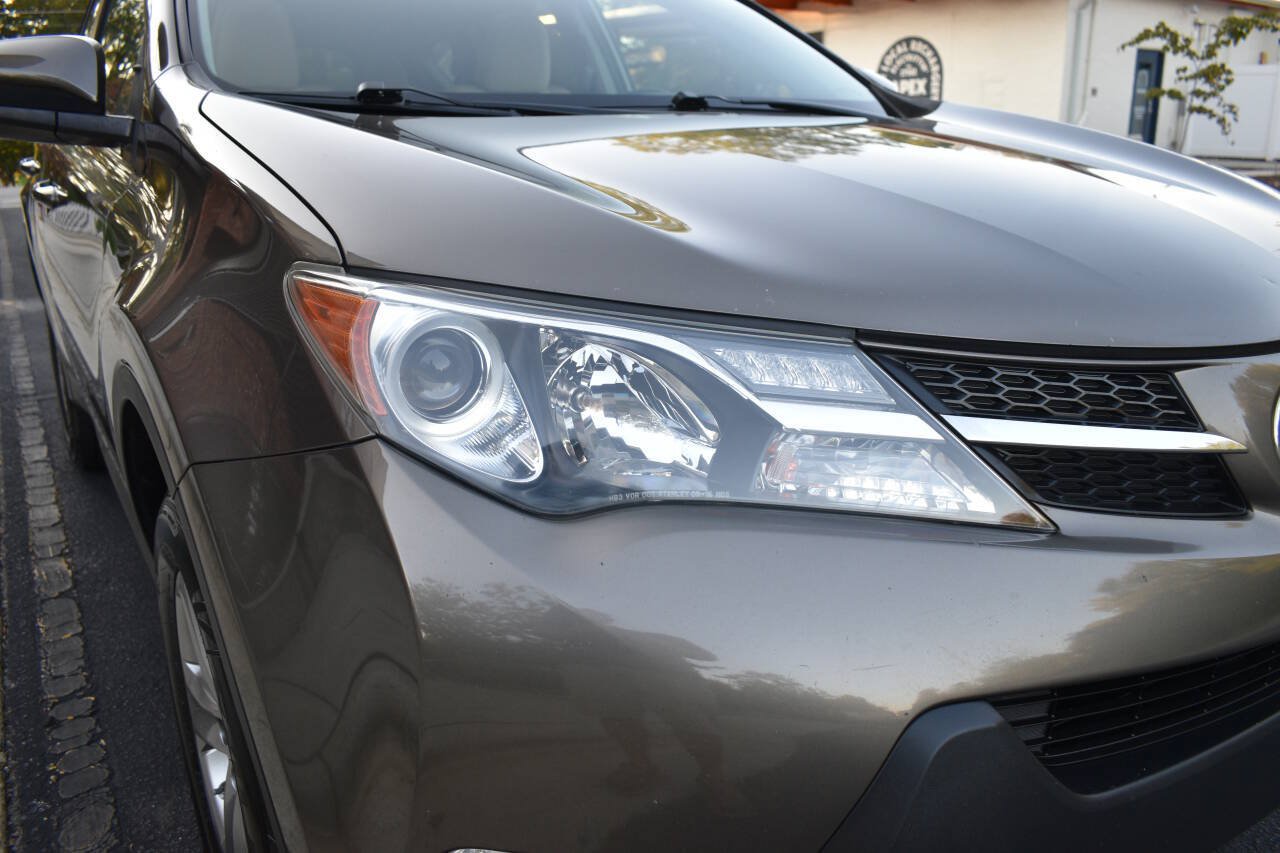 Used 2015 Toyota RAV4 XLE FWD image 38