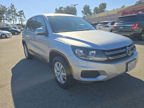 Used 2013 Volkswagen Tiguan S image 3
