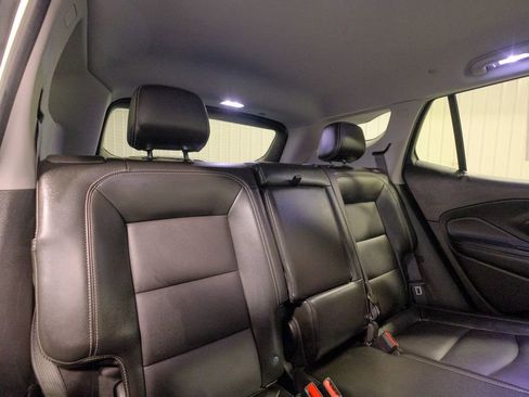 Used 2024 GMC Terrain SLT image 21