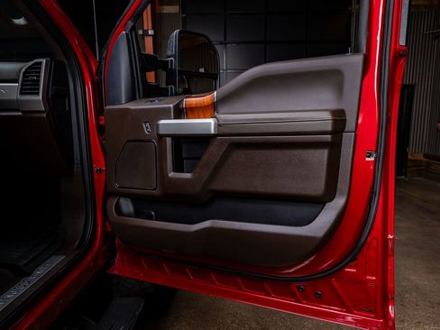 Used 2022 Ford F350 King Ranch w/ Chrome Package image 37