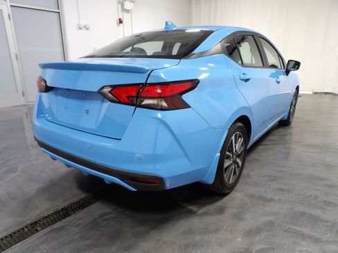 Used 2021 Nissan Versa SV FWD image 4