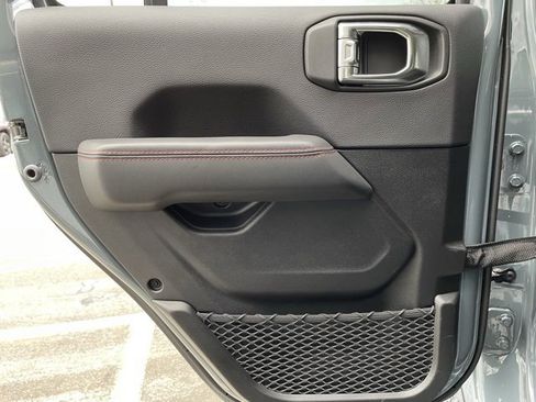 Used 2025 Jeep Gladiator Rubicon w/ Convenience Group image 22