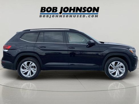 Used 2023 Volkswagen Atlas SE w/ Panoramic Sunroof Package image 2