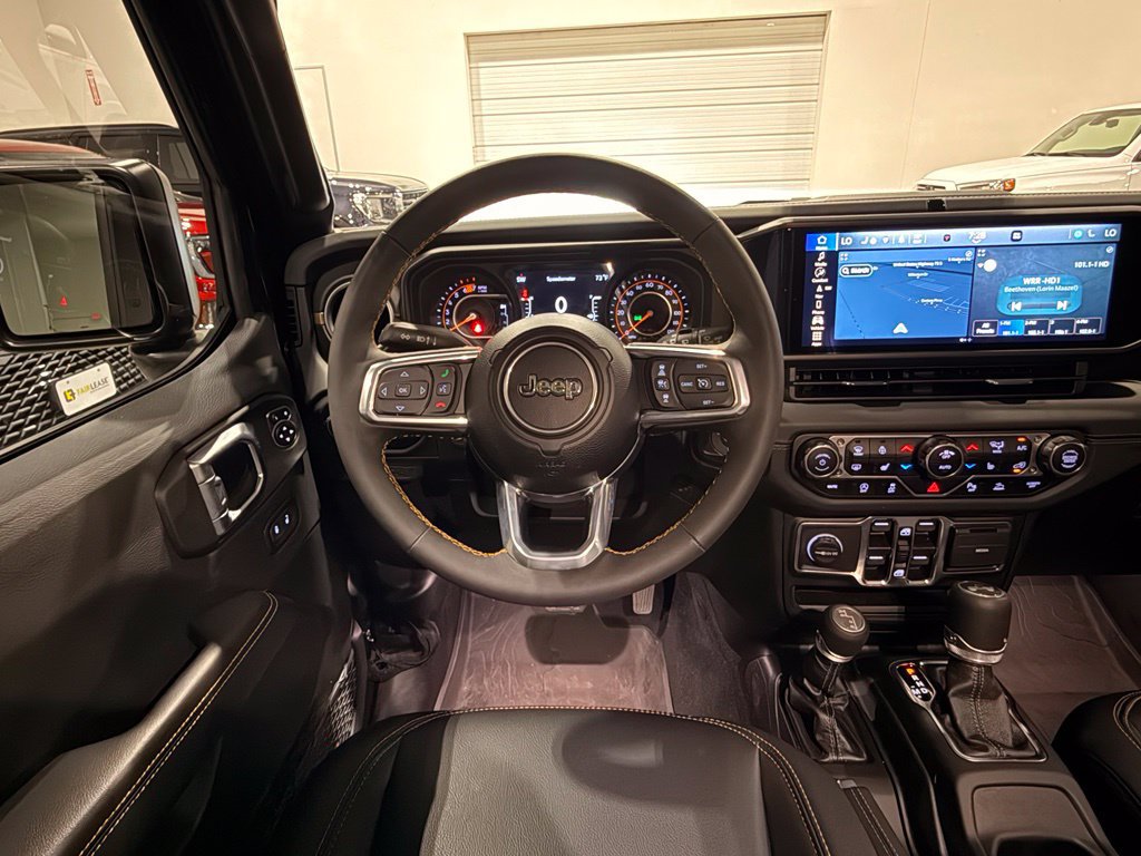 Used 2024 Jeep Wrangler Unlimited Sahara w/ Technology Group AWD/4WD image 28