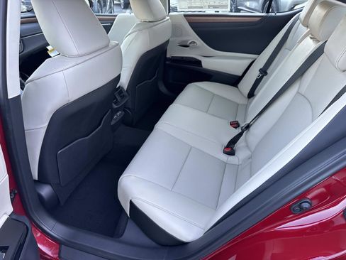 New 2025 Lexus ES 350 w/ Premium Package image 13