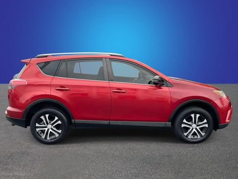 Used 2016 Toyota RAV4 LE FWD image 6