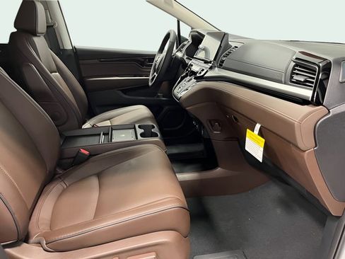 Certified 2025 Honda Odyssey Touring image 27