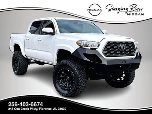 Used 2018 Toyota Tacoma SR5 image 1
