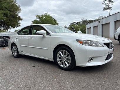 Used 2015 Lexus ES 300h w/ Navigation System Package