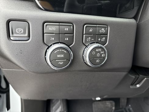 New 2026 GMC Sierra 1500 Elevation image 13