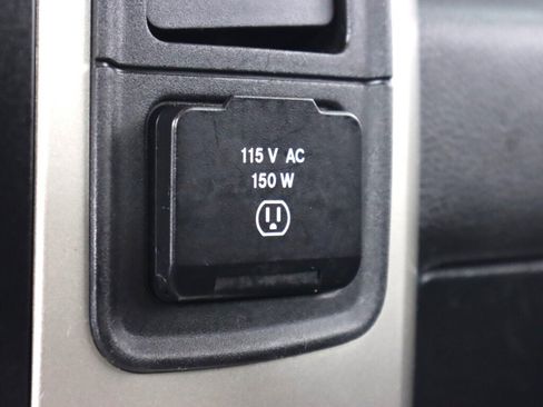 Used 2017 RAM 2500 SLT w/ Luxury Group AWD/4WD image 25