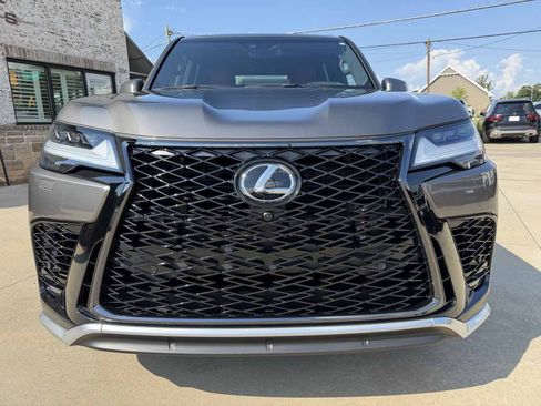 Used 2023 Lexus LX 600 F Sport w/ Accessory Package (Z1) AWD/4WD image 3