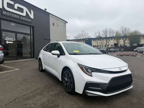 Used 2020 Toyota Corolla SE image 3