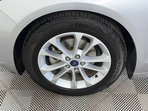 Used 2020 Ford Fusion SE FWD image 8